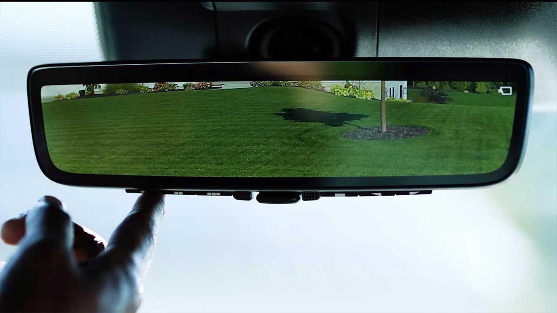 نسل جدید آینه دیجیتالی خودرو