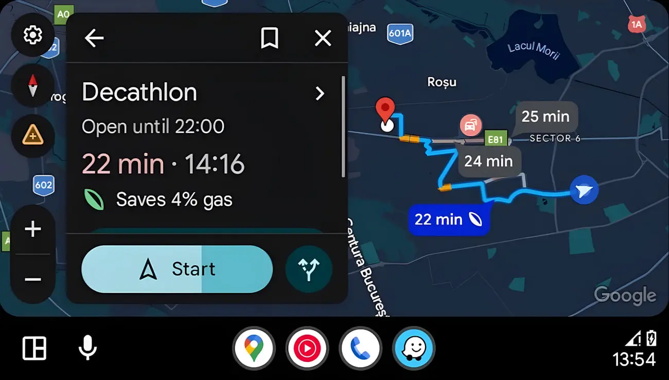 نقشه گوگل مپ (Google Maps) در نمایشگر خودرو با مسیر رسیدن به دکاتلون (Decathlon)