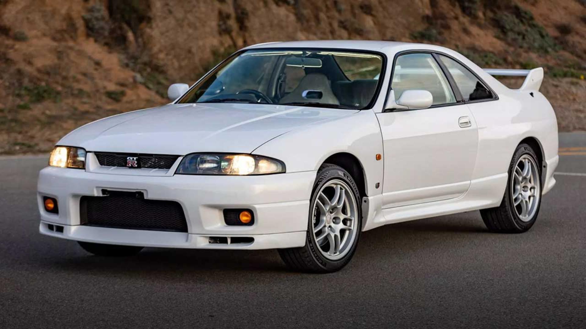 نیسان اسکای‌لاین GT-R 