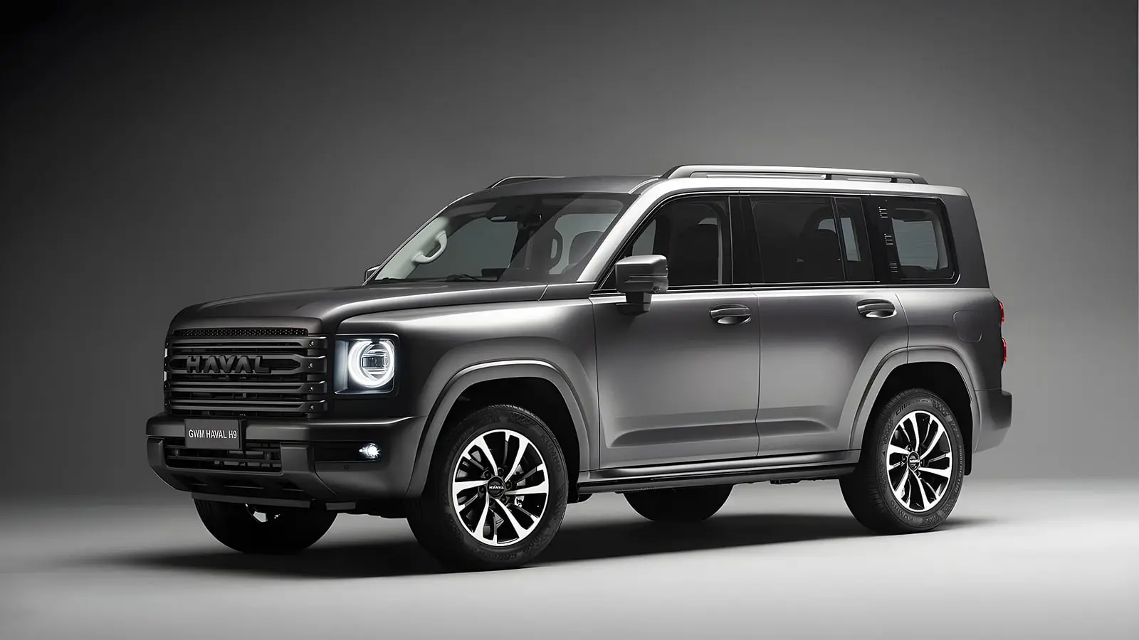 خودرو هاوال H9 (Haval H9) با رنگ خاکستری متالیک در استودیو
