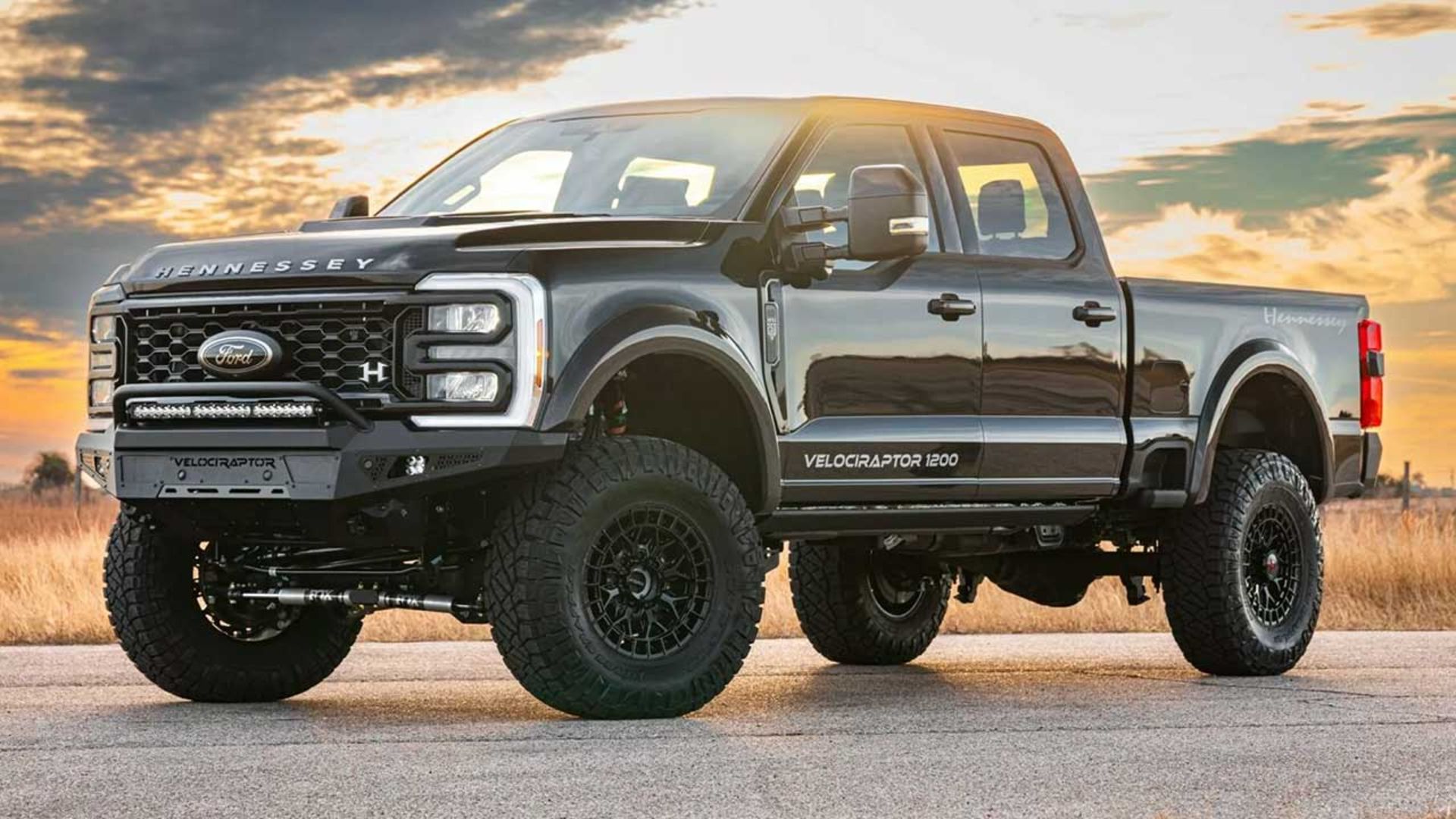 هنسی ولوسی‌رپتور ۱۲۰۰