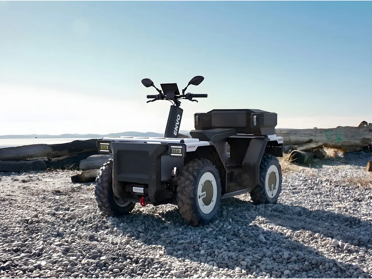 خودرو چهارچرخ برقی (EV Quad) مدل ENVO برند هرمس روی ساحل