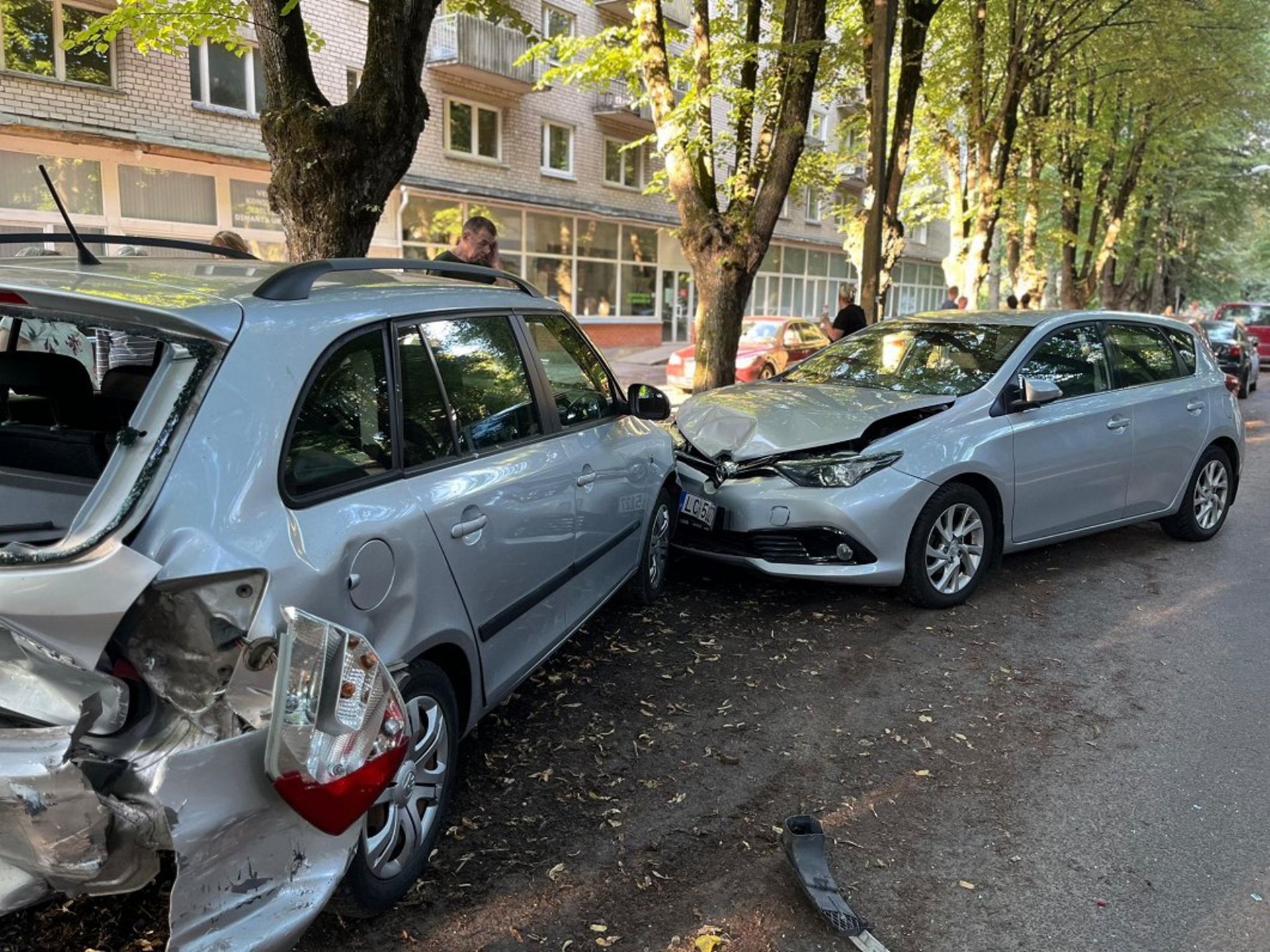 تصادف در پارک خلاف جهت