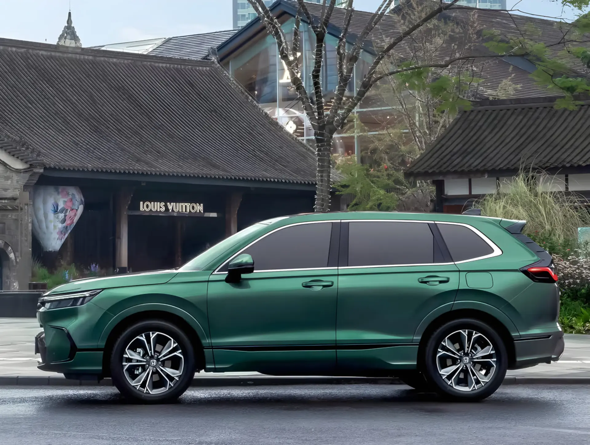خودرو هوندا بریز (Honda BR-V) پلاگین هیبرید با رنگ سبز متالیک