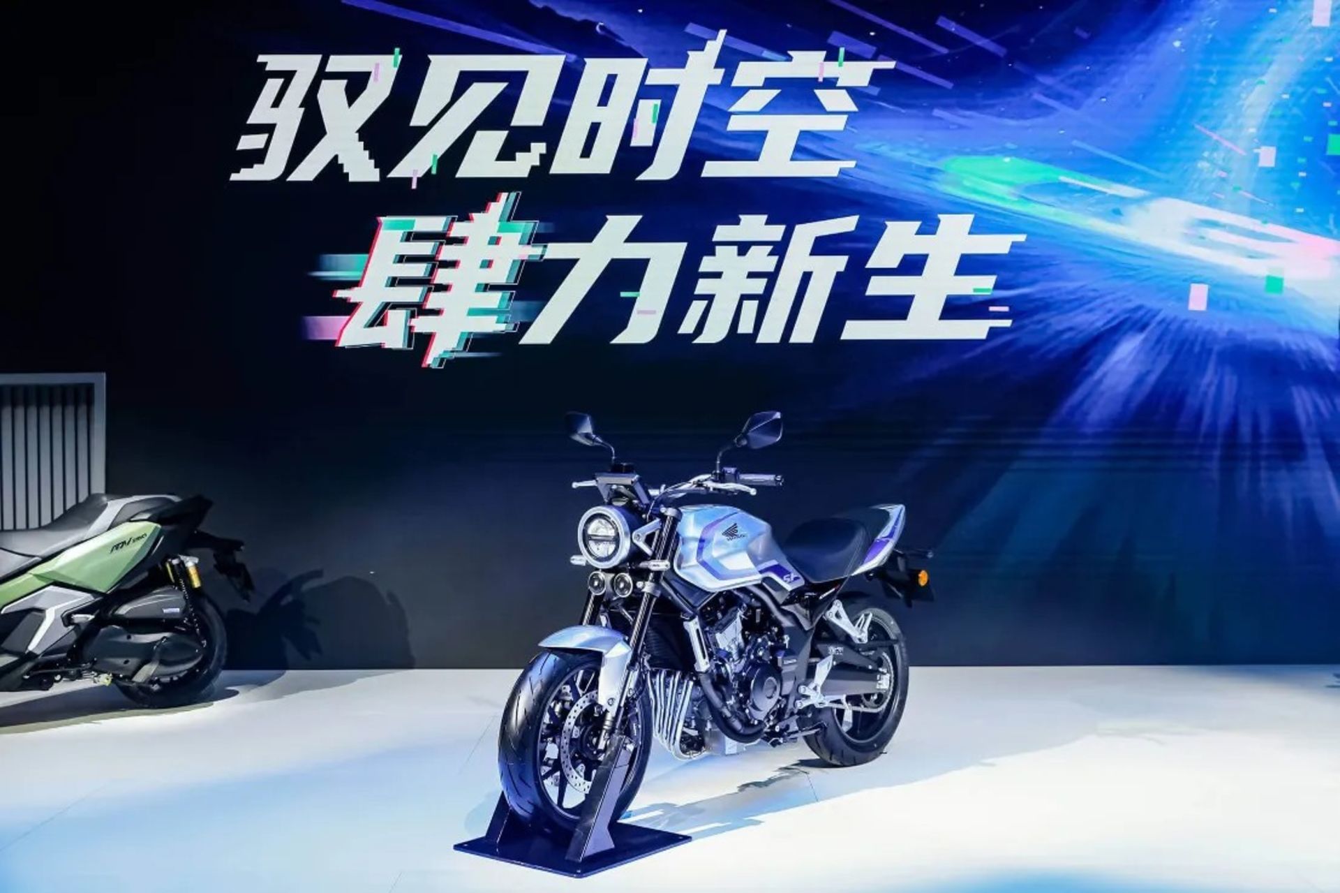 موتورسیکلت هوندا CB500SF رترو