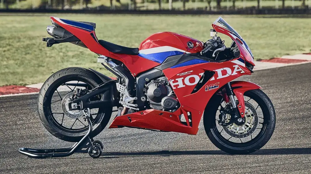 موتورسیکلت هوندا CBR600RR مدل ۲۰۲۷ نمای کناری