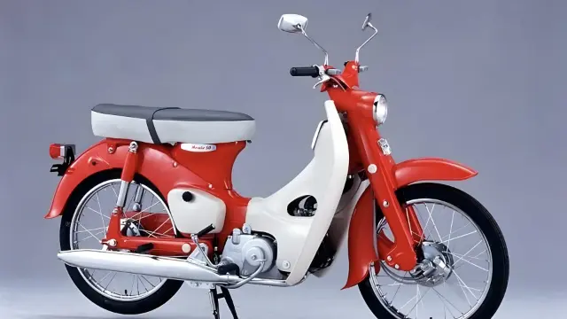 موتورسیکلت هوندا (Honda) مدل Nostra 50 با بدنه قرمز و سفید