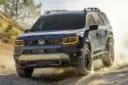 هوندا پاسپورت تریل‌اسپرت (Honda Passport TrailSport) در حال حرکت در مسیر خاکی