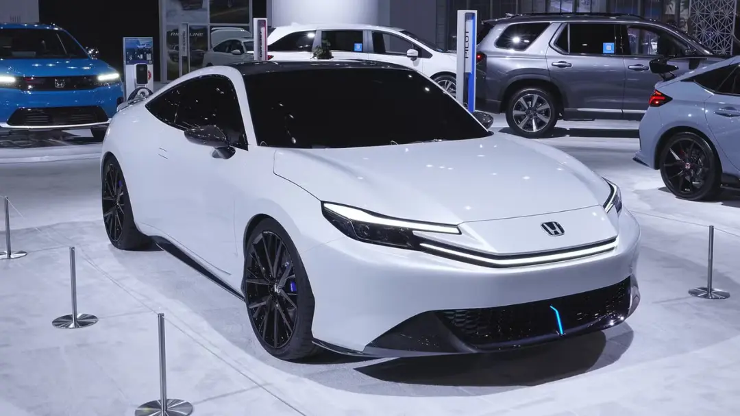 خودرو مفهومی هوندا پرلود (Honda Prelude Concept) با رنگ سفید و سقف مشکی