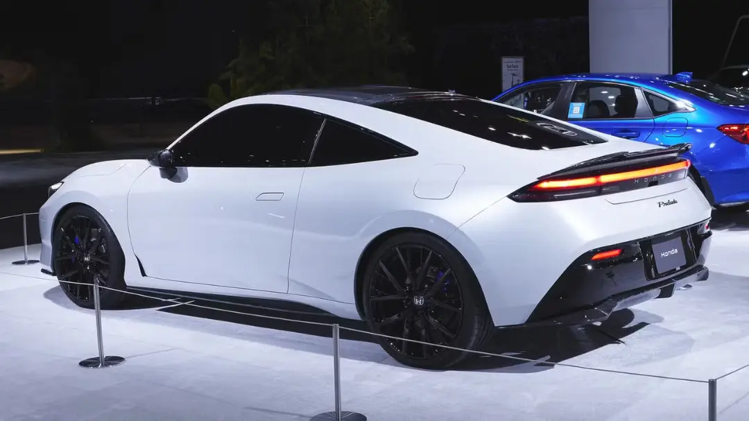 خودرو مفهومی هوندا پرلود (Honda Prelude Concept) با رنگ سفید و رینگ‌های مشکی