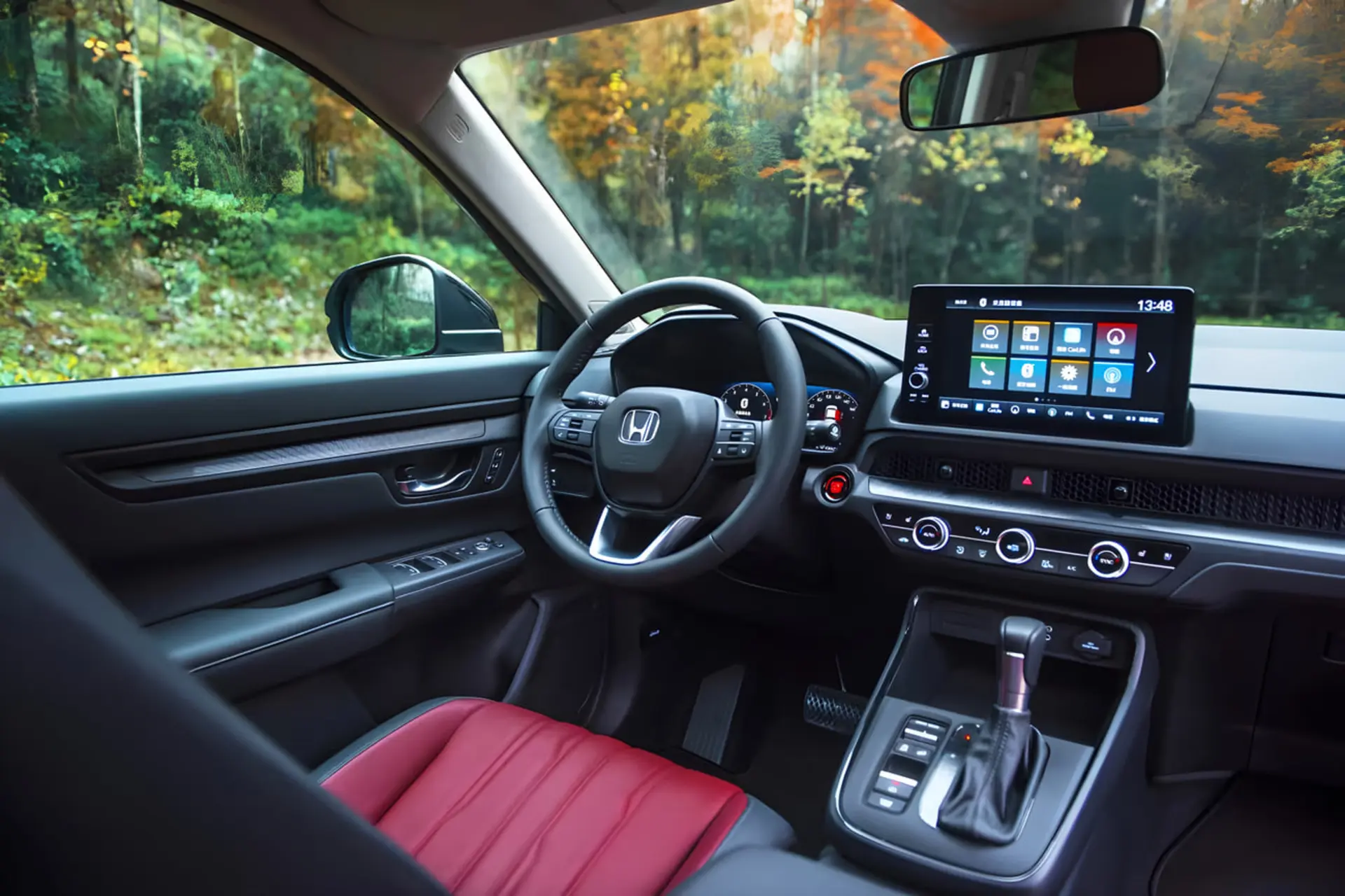 داشبورد و کابین داخلی خودرو هوندا بریز (Honda Vezel) با صندلی قرمز