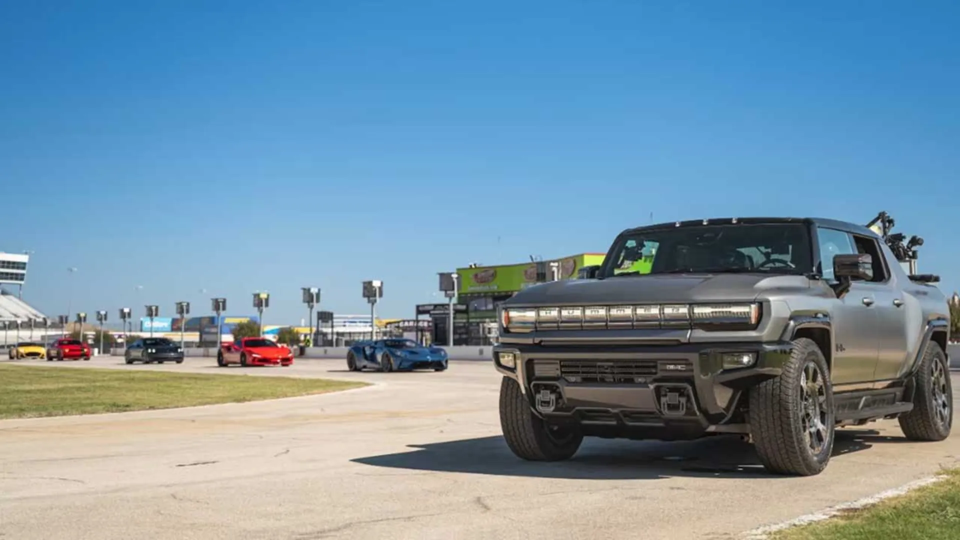 رقابت هامر با سوپراسپرت‌ها