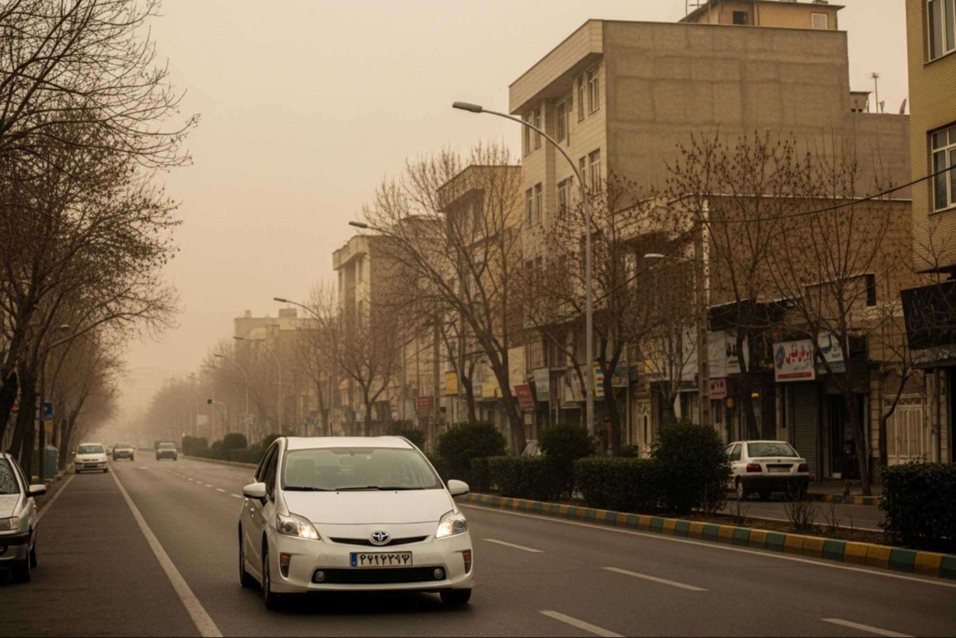 خودروی هیبریدی در ترافیک سنگین شهر تهران