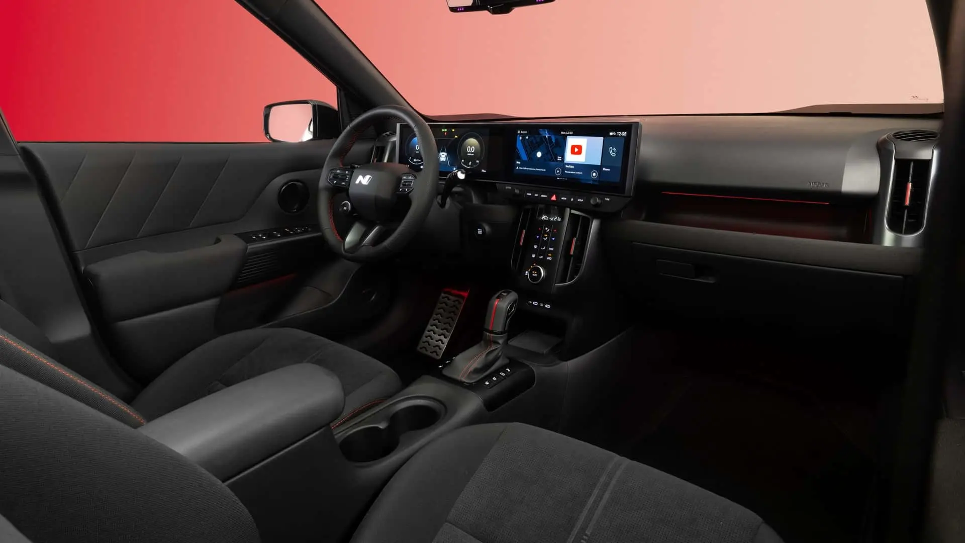 کابین داخلی و داشبورد خودروی هیوندای بایون (Hyundai Bayon) با نمایشگر دیجیتال