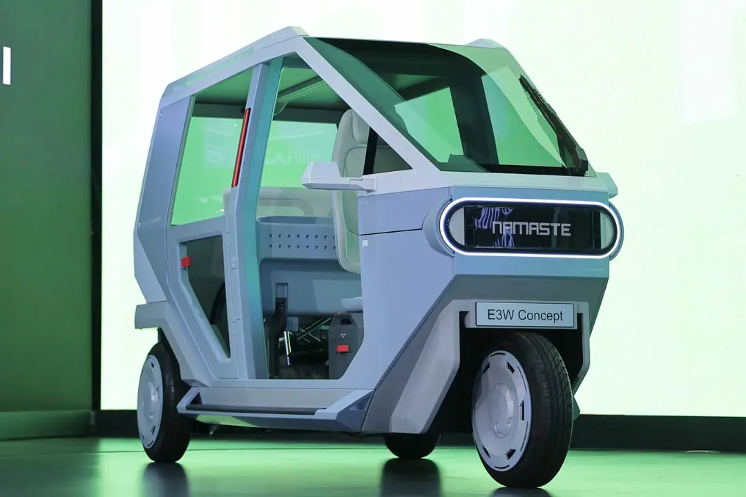 سه‌چرخه برقی هیوندای (Hyundai E3W) با طراحی مدرن و بدنه خاکستری