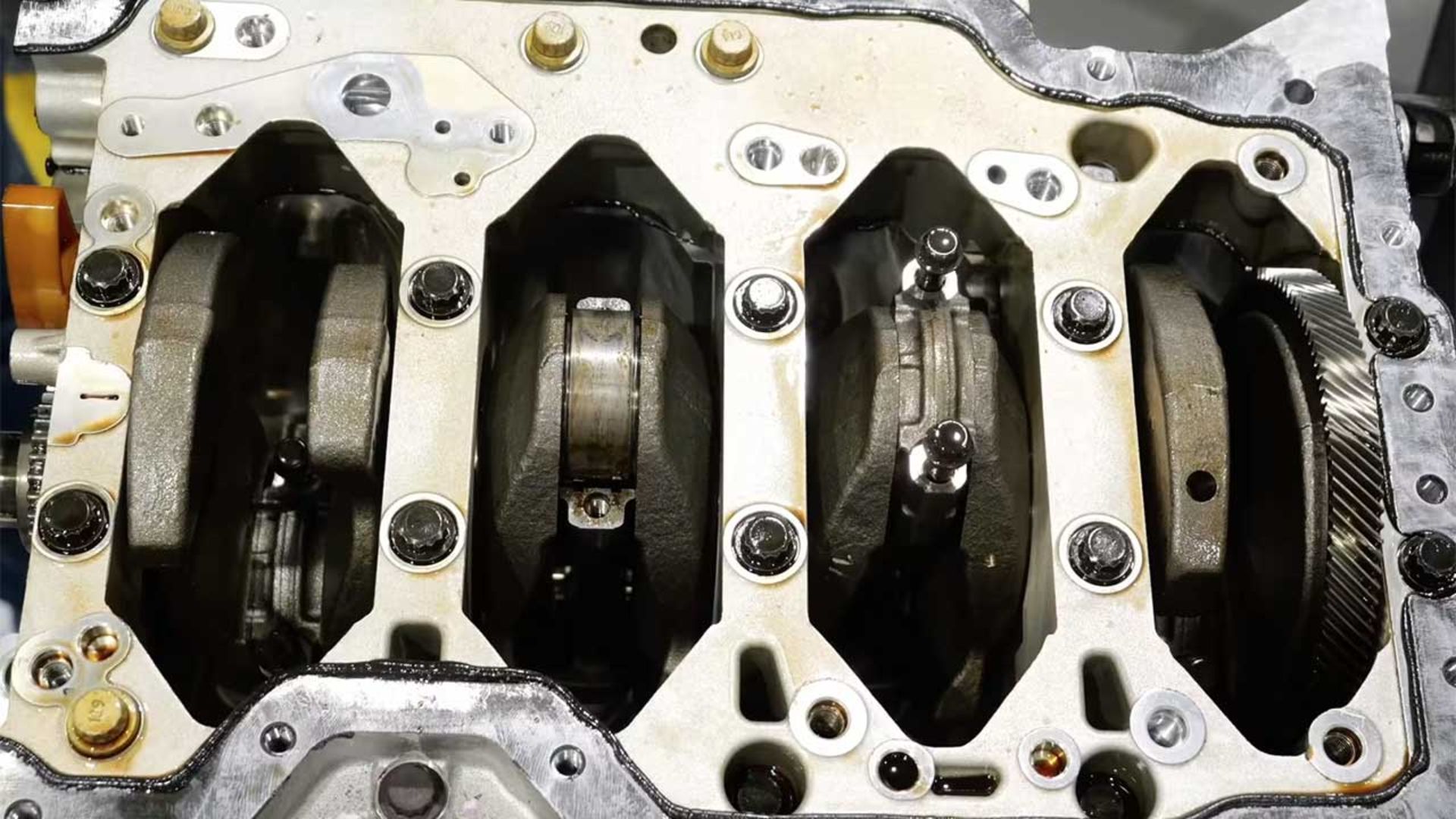 جام کردن پیشرانه جنسیس GV80 