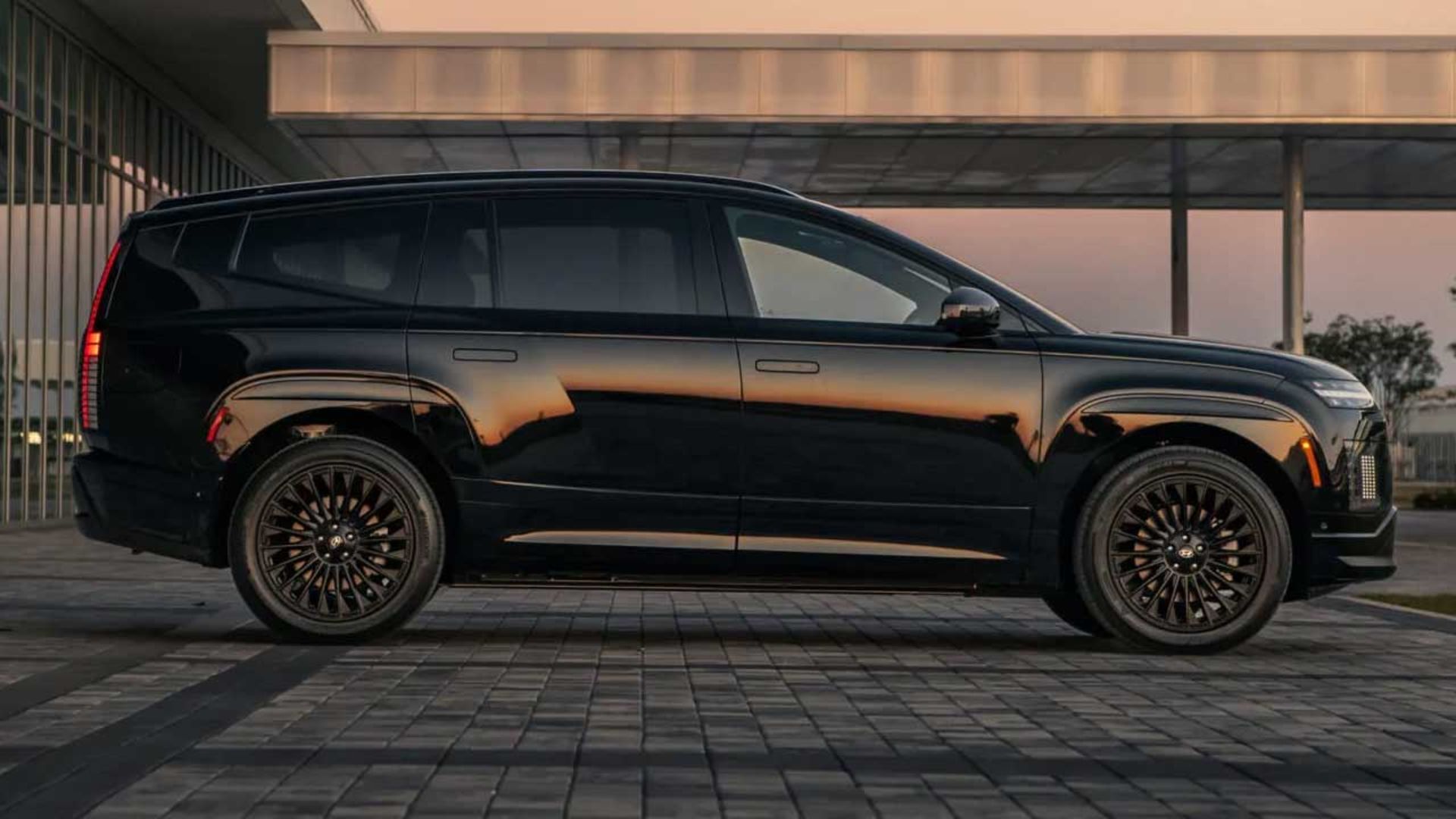 هیوندای آیونیک 9 بلک اینک