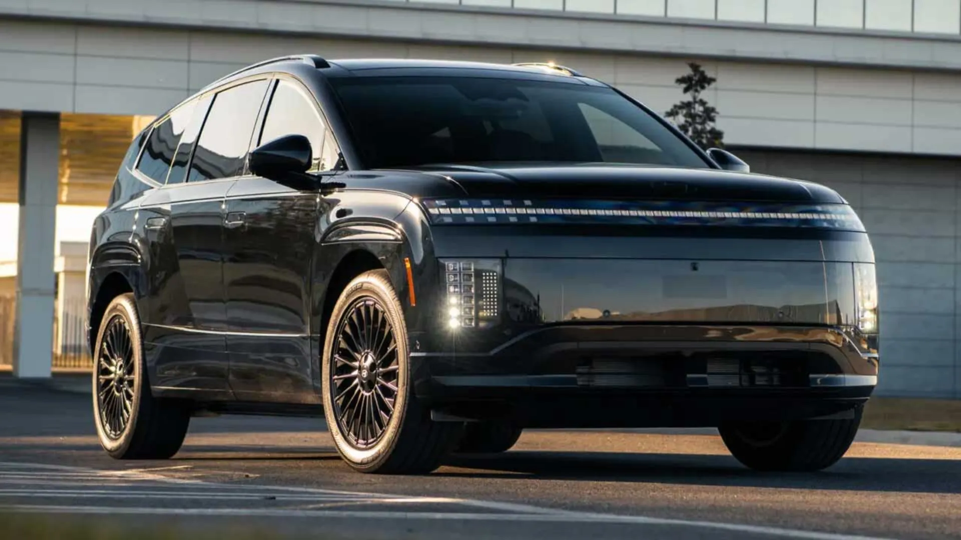 هیوندای آیونیک 9 بلک اینک