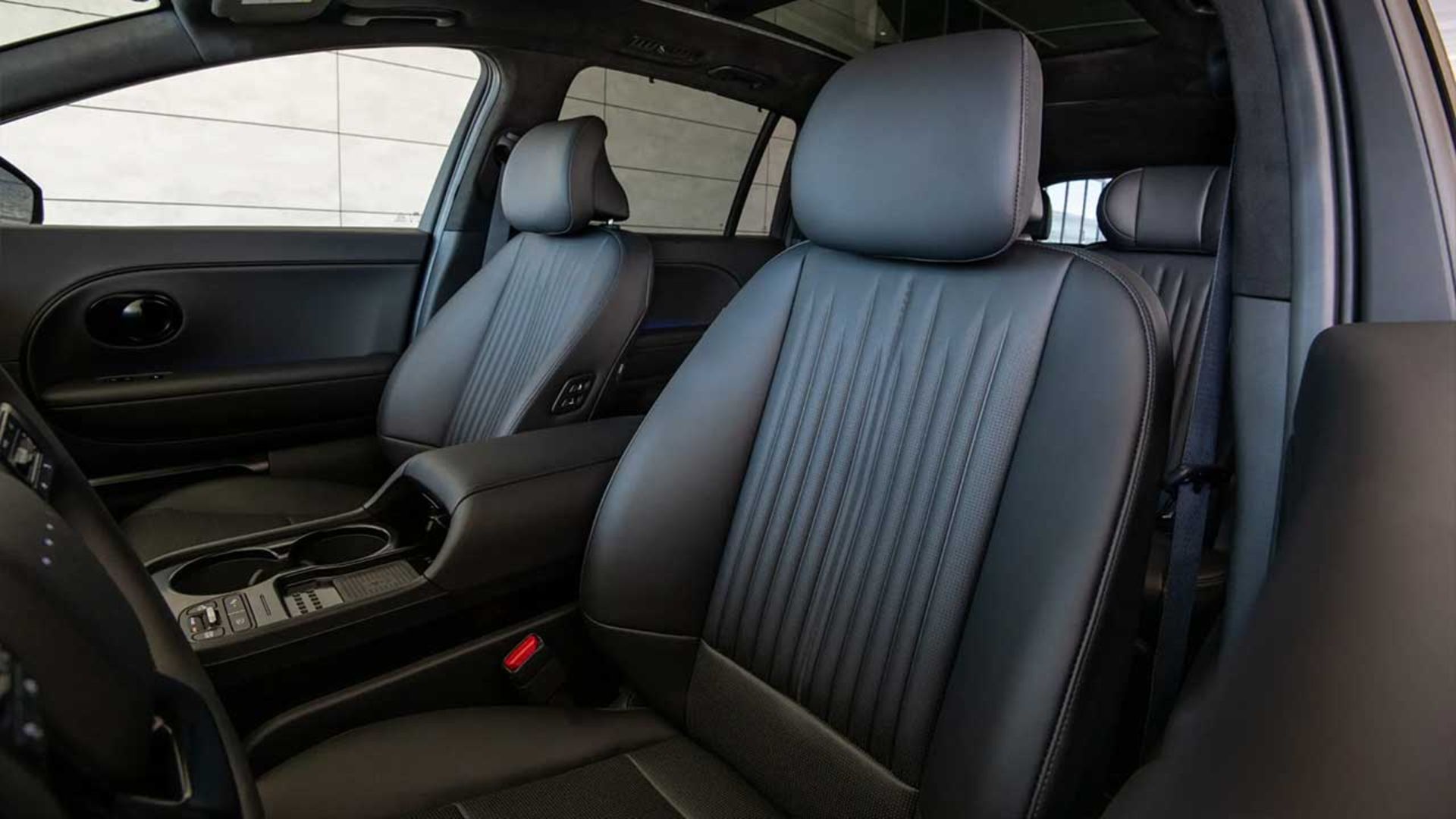 هیوندای آیونیک 9 بلک اینک