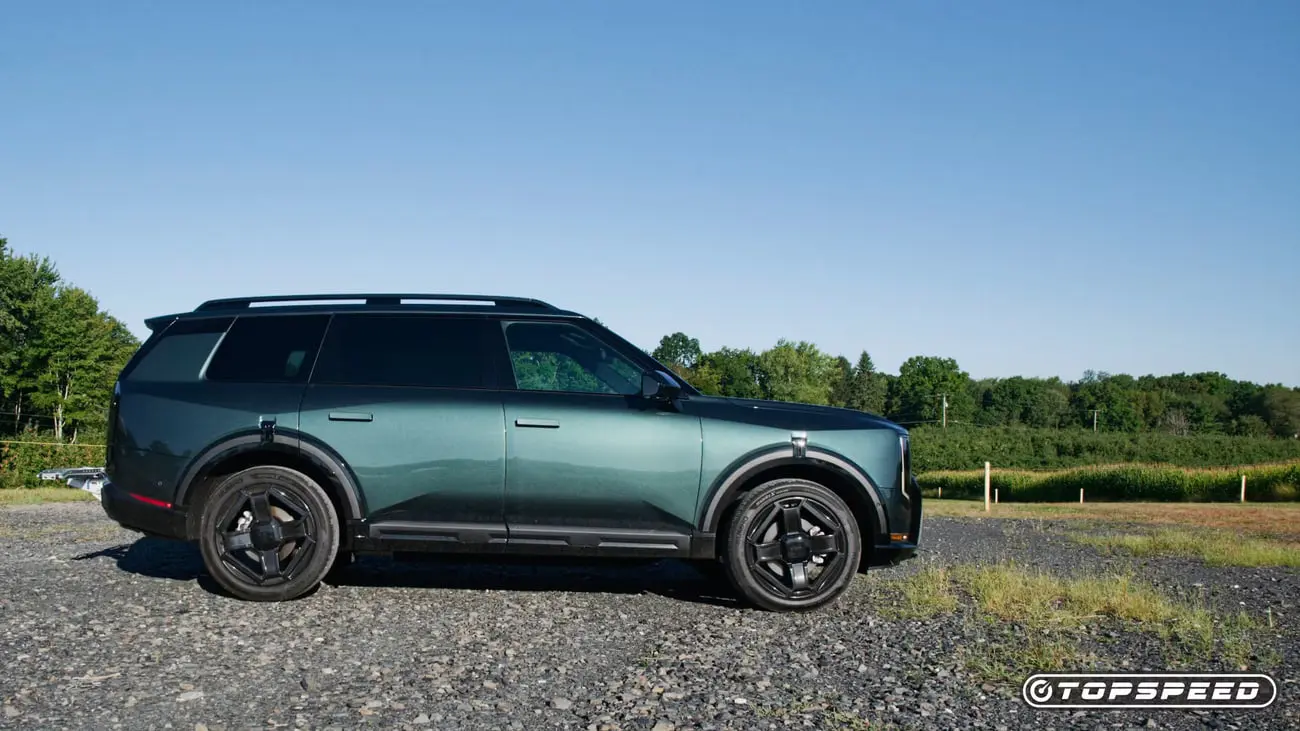 خودرو کراس‌اوور هیبریدی یا بنزینی هیوندای پالیساد (Hyundai Palisade) در فضای باز