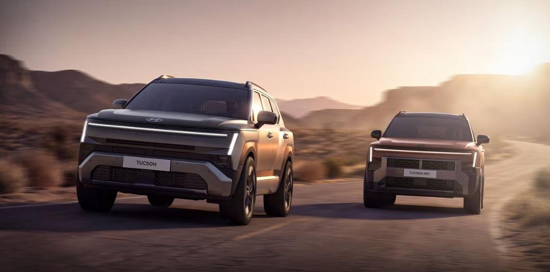 خودروهای هیوندای توسان (Hyundai Tucson) مدل ۲۰۲۷ در حال حرکت در جاده