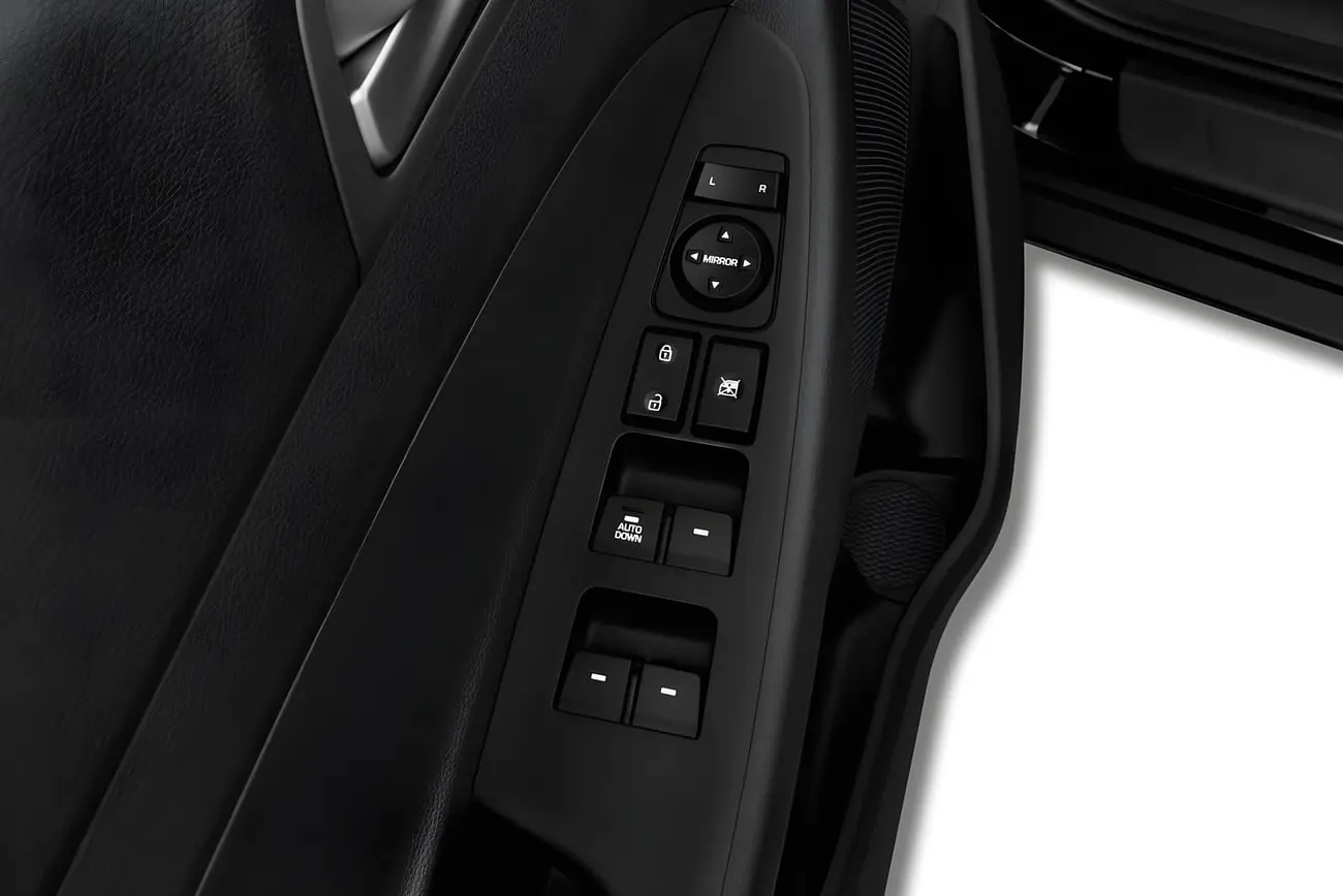 دکمه‌های کنترل شیشه و آینه در در خودروی هیوندای توسان (Hyundai Tucson)