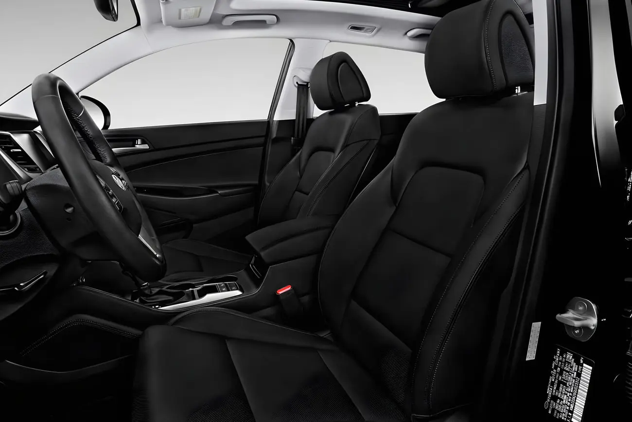 صندلی‌های چرمی و داشبورد خودروی هیوندای توسان (Hyundai Tucson) با طراحی مدرن