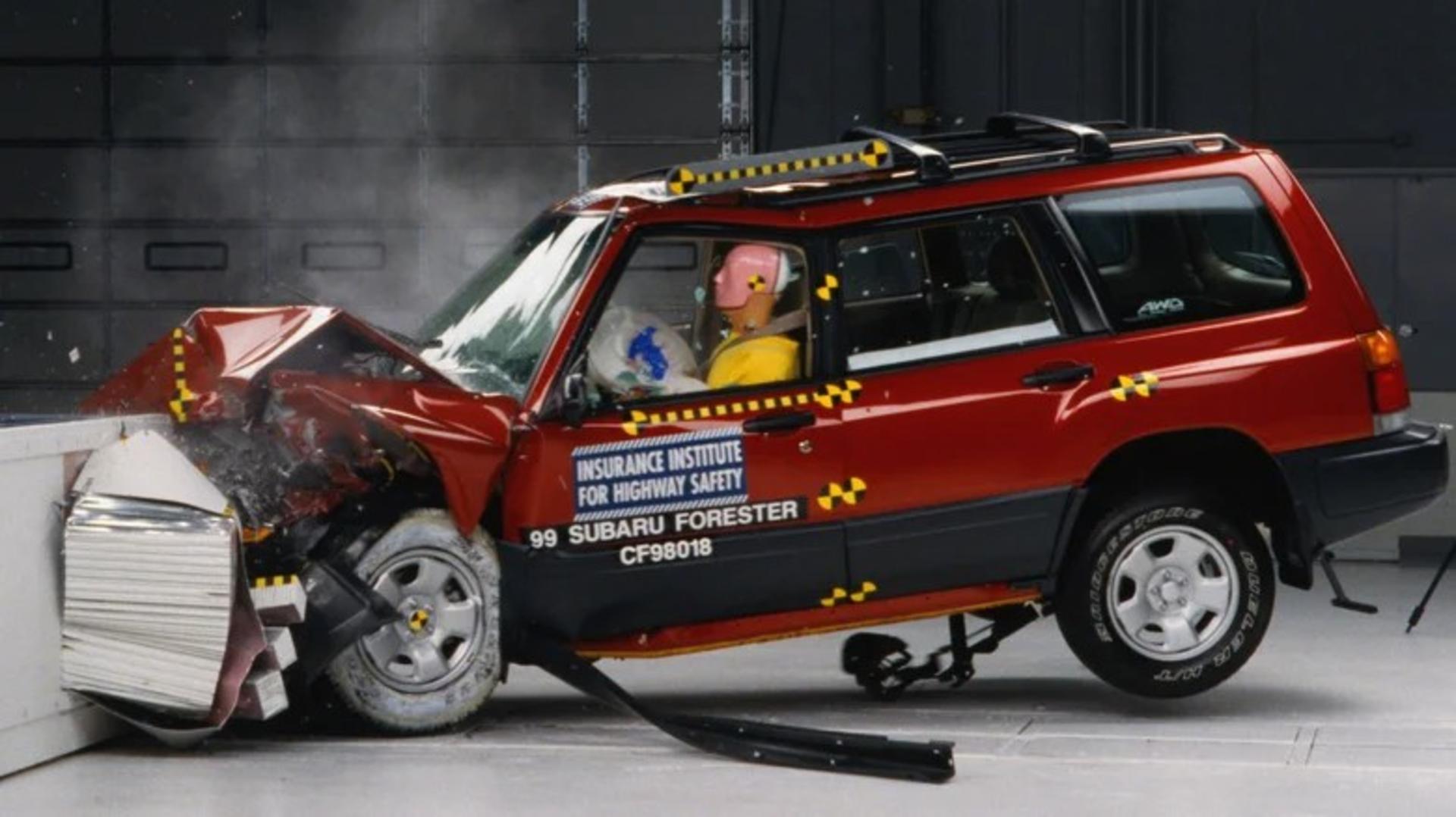 تست تصادف iihs