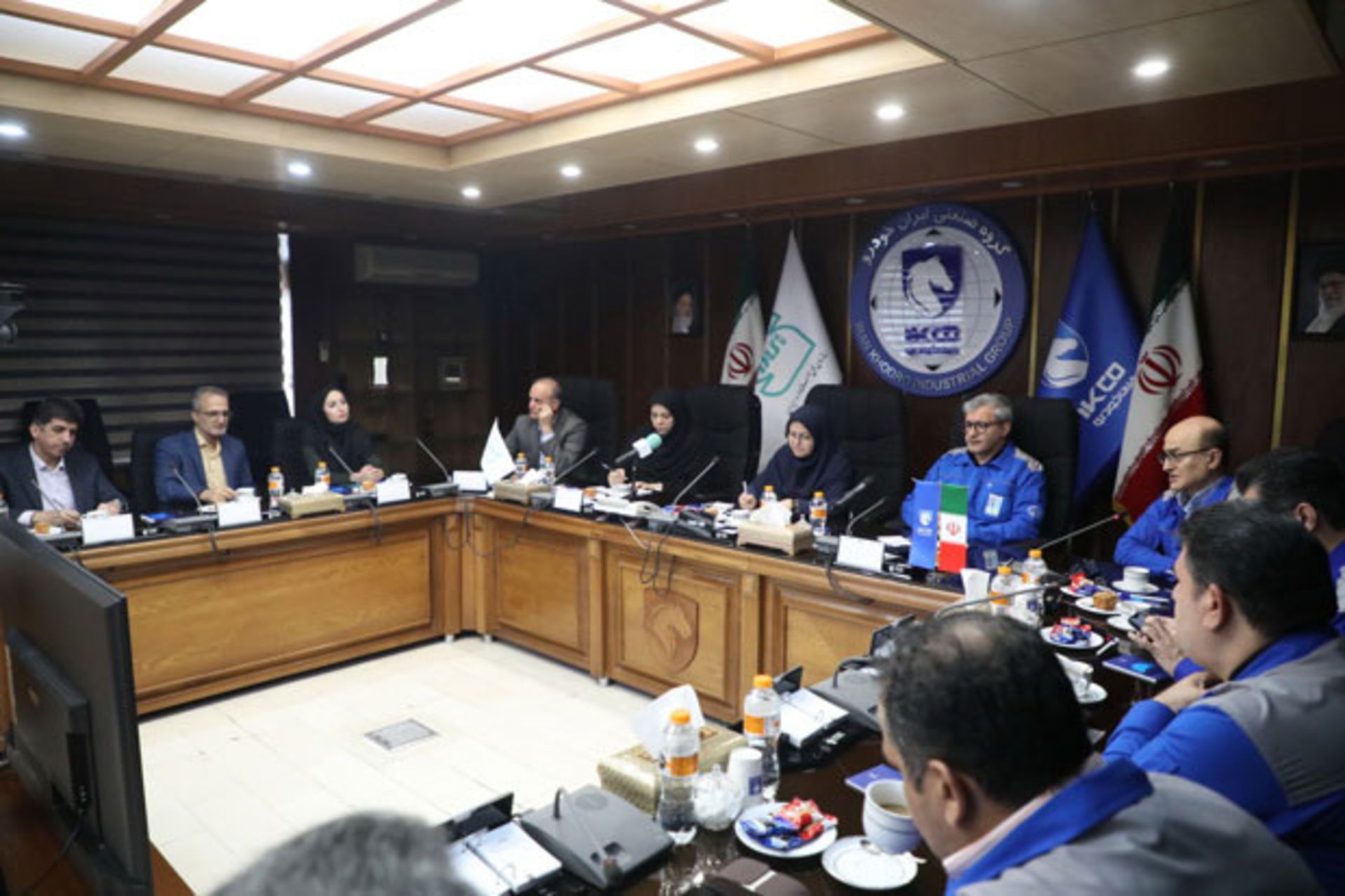بازدید رئیس سازمان استاندارد از ایران خودرو