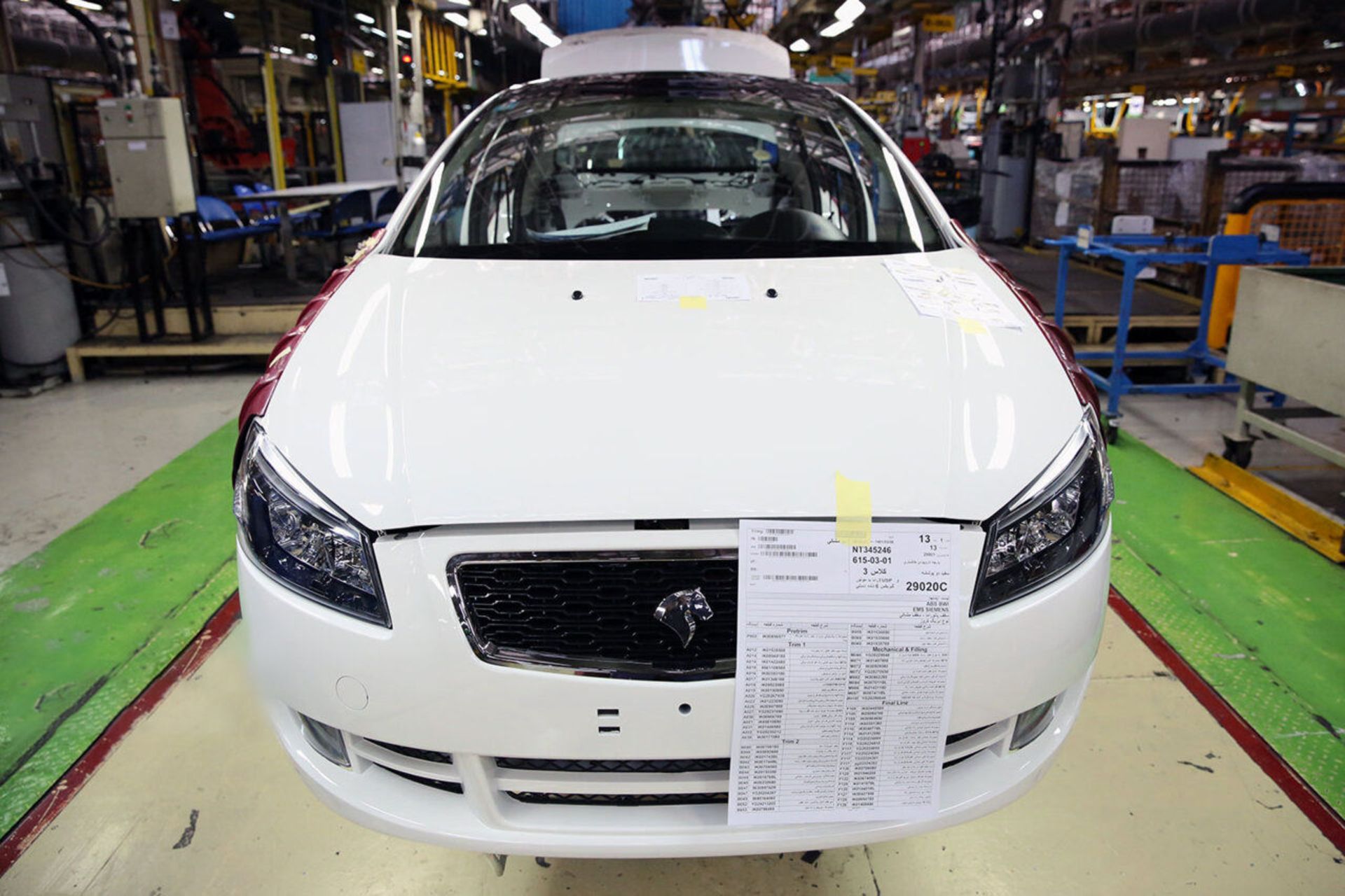 خط تولید ایران خودرو رانا