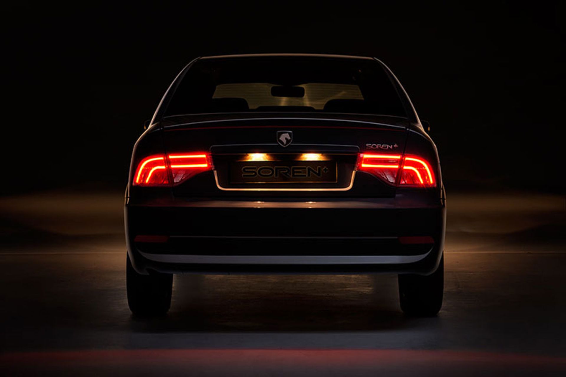 نمای عقب سورن پلاس