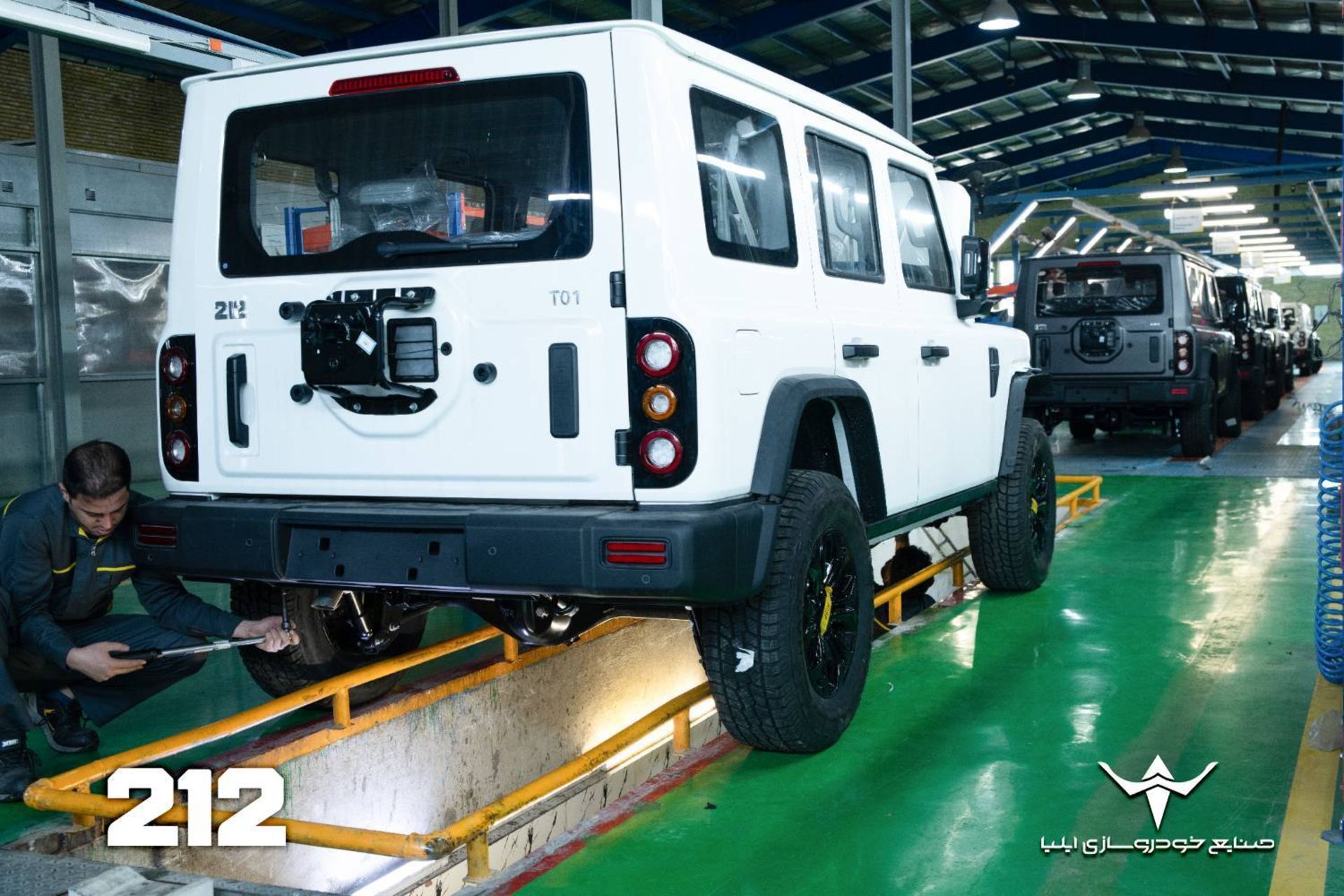 خودروی 212 خودروسازی ایلیا روی خط تولید 