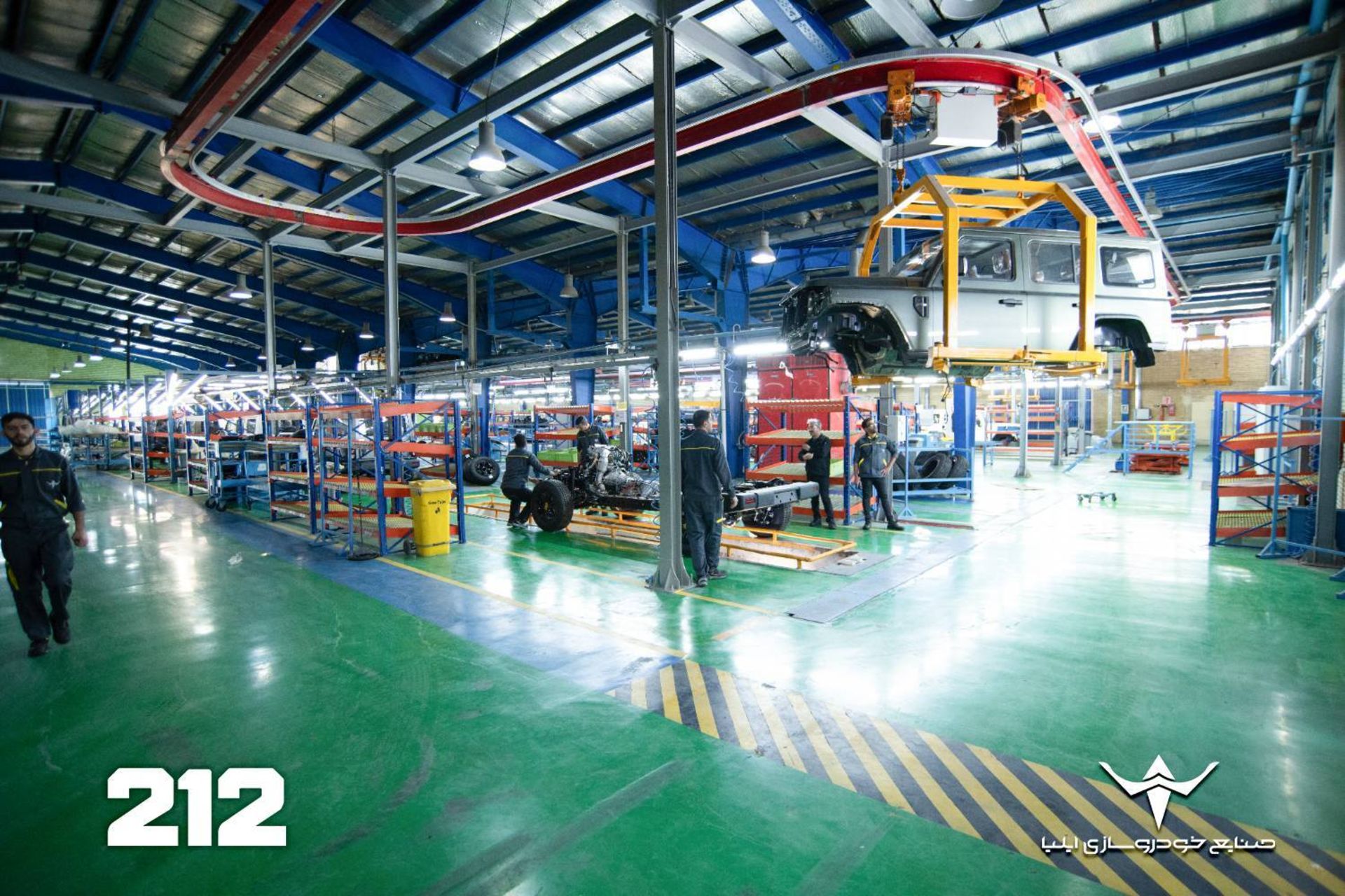 خودروی 212 خودروسازی ایلیا روی خط تولید 