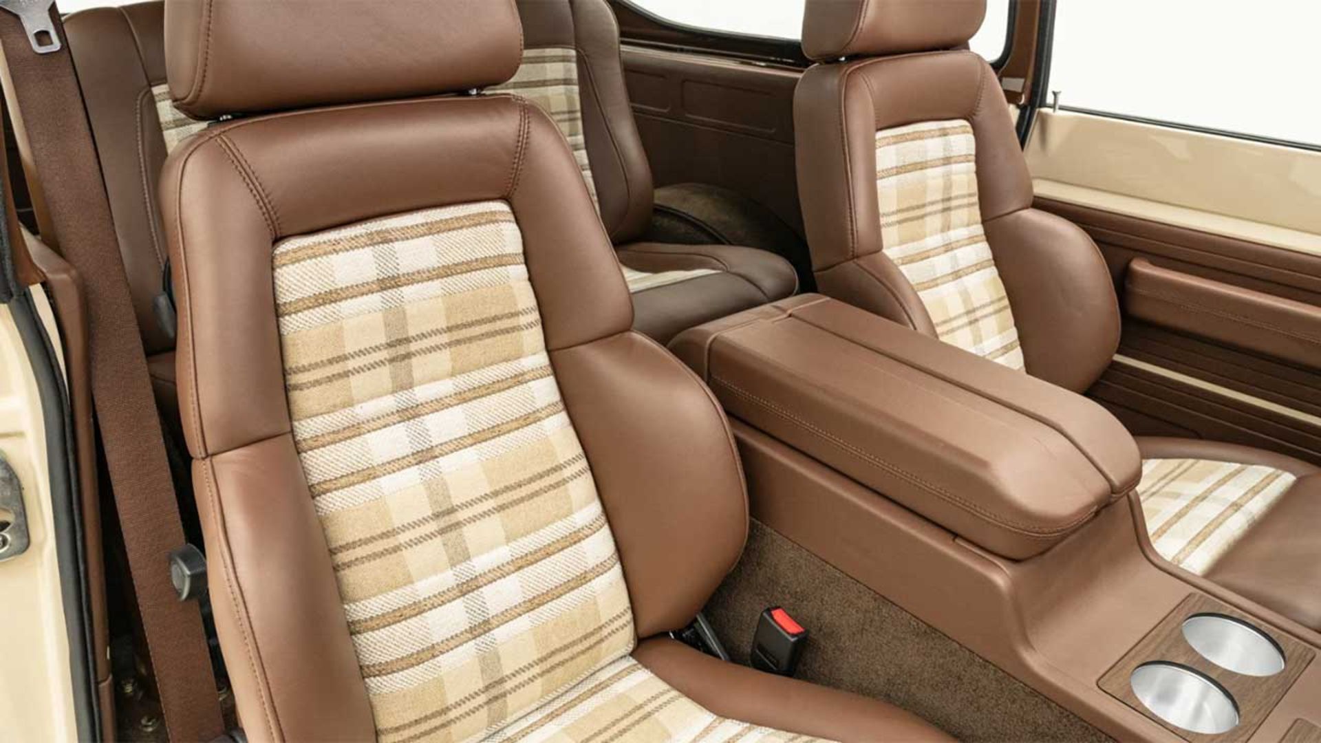 رستوماد اینترنشنال اسکات 