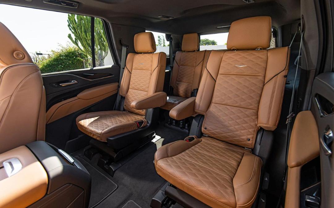 escalade iq interior
