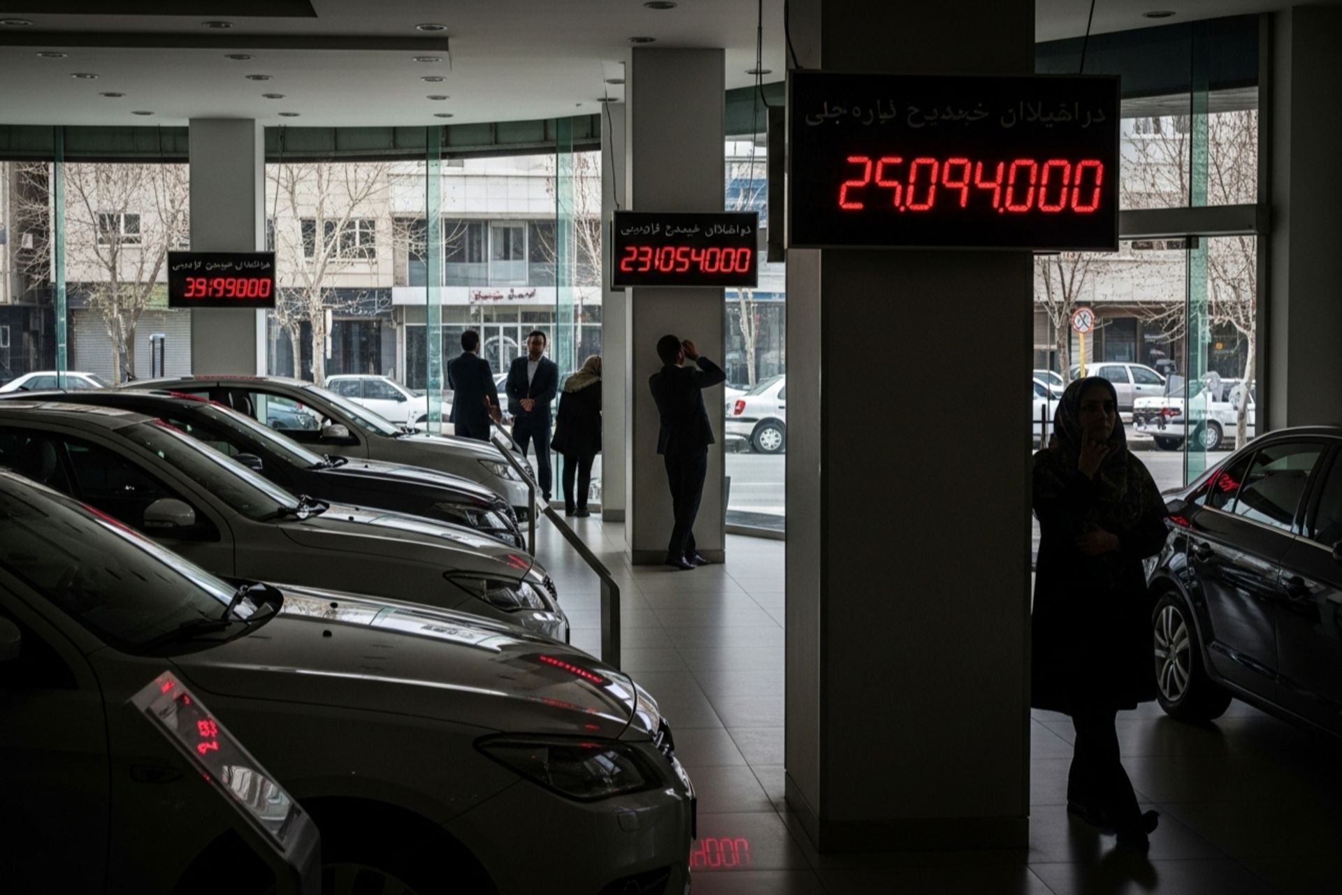 رکود و گرانی در بازار خودروی ایران