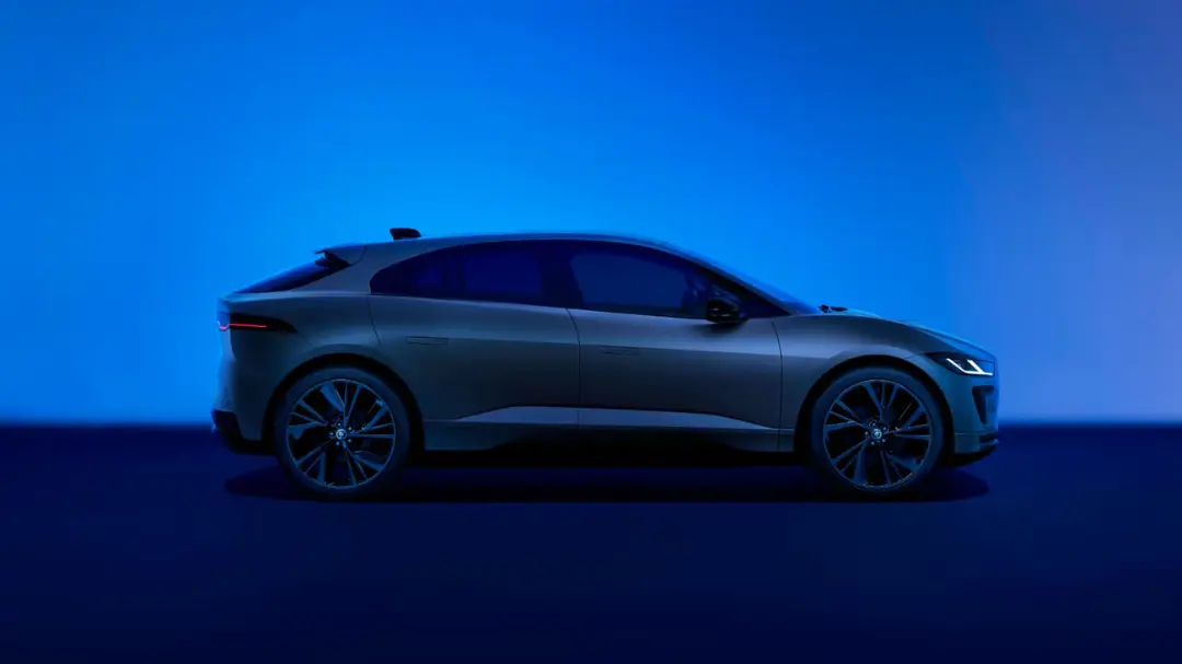 خودرو برقی جگوار آی-پیس (Jaguar I-Pace) در نمای جانبی
