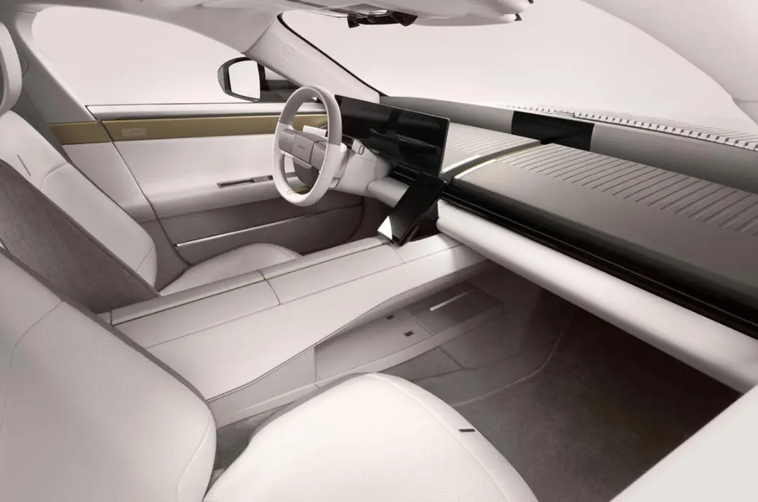 کابین مدرن و سفید رنگ خودروی مفهومی جگوار تایپ 01 (Jaguar Type 01)