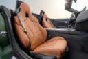 صندلی‌های چرمی قهوه‌ای رنگ خودرو ب‌ام‌و (BMW) Z4 با طراحی ارگونومیک