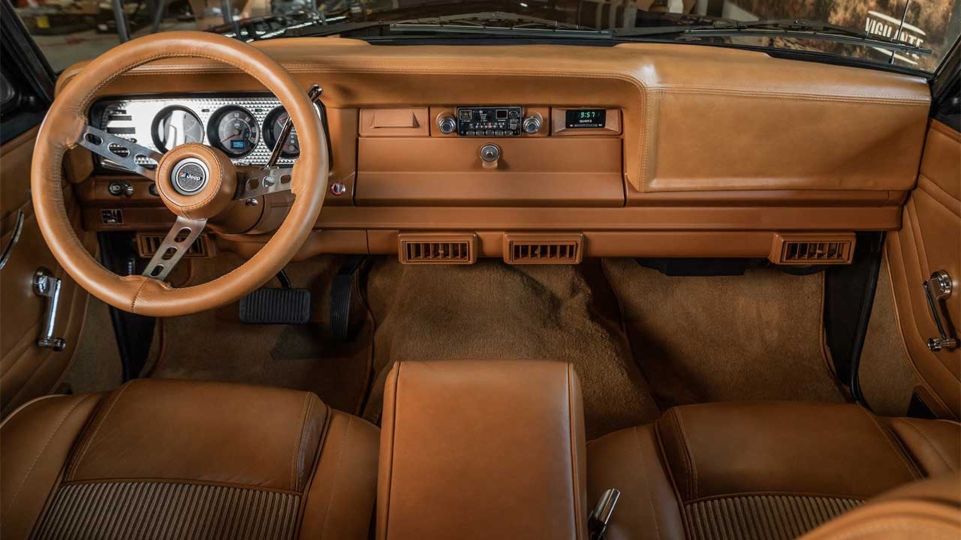 رستوماد جیپ آهو 1979