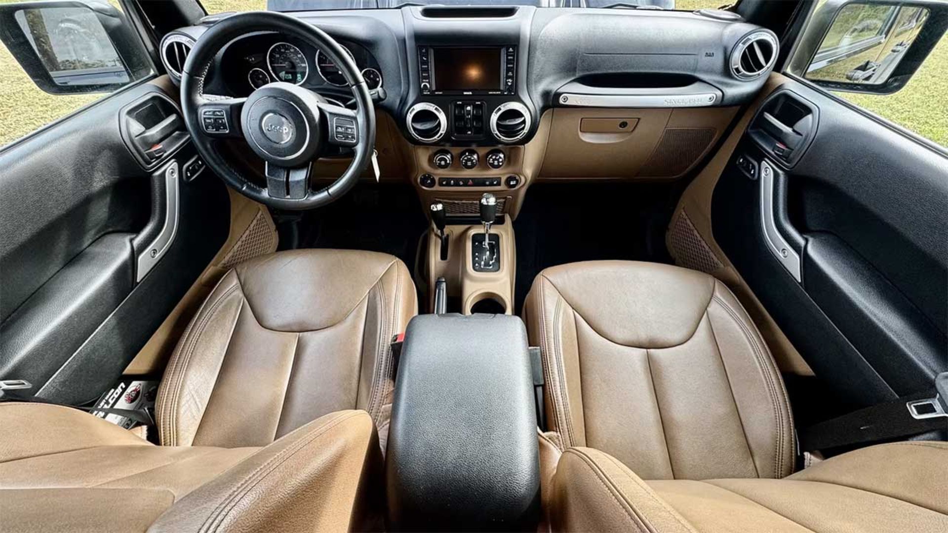 جیپ رانگلر با موتور هلکت