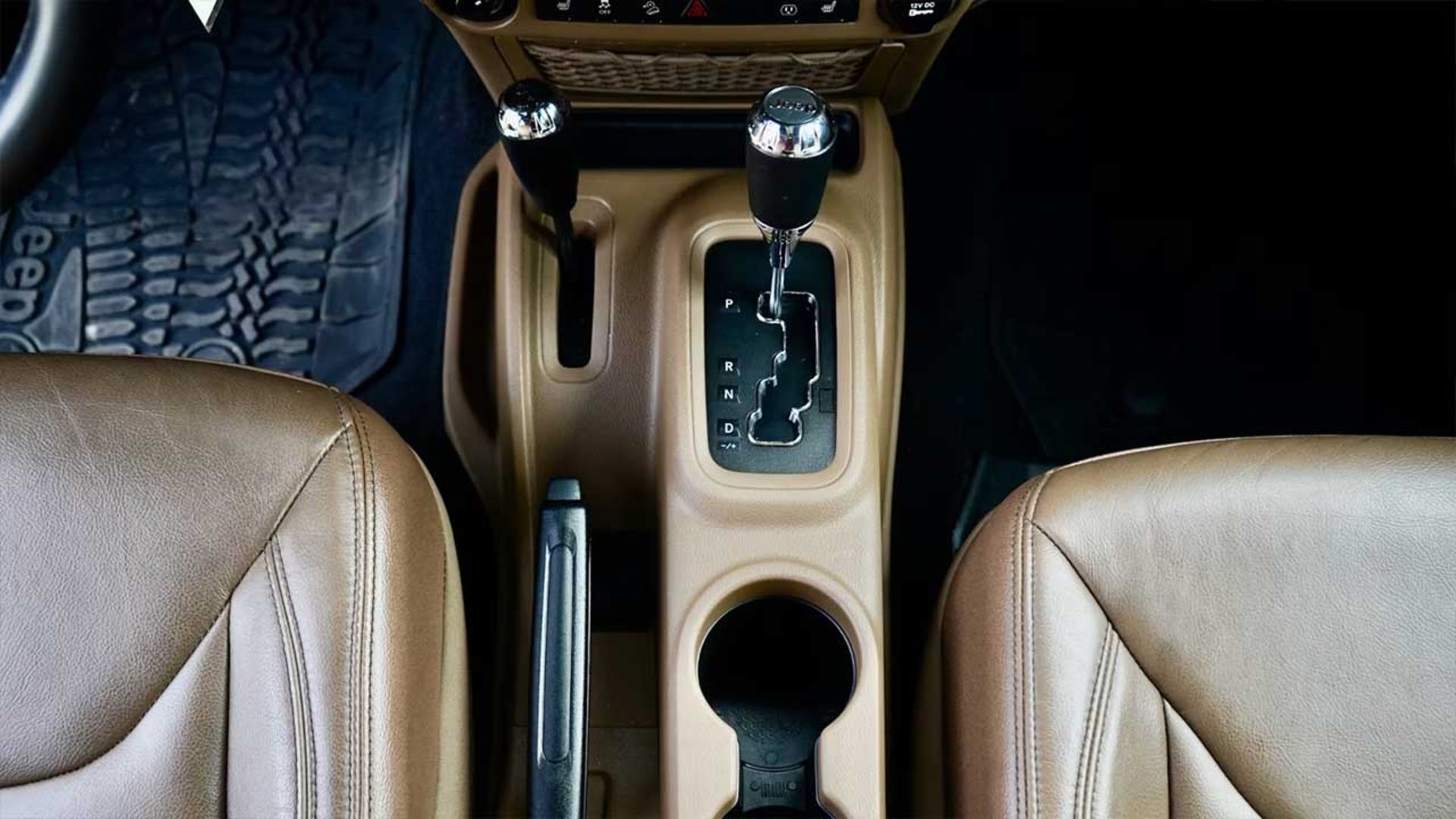 جیپ رانگلر با موتور هلکت