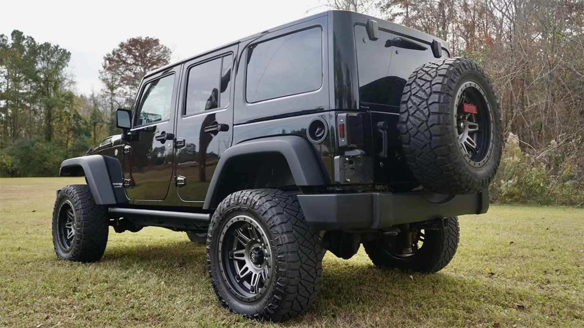 جیپ رانگلر با موتور هلکت