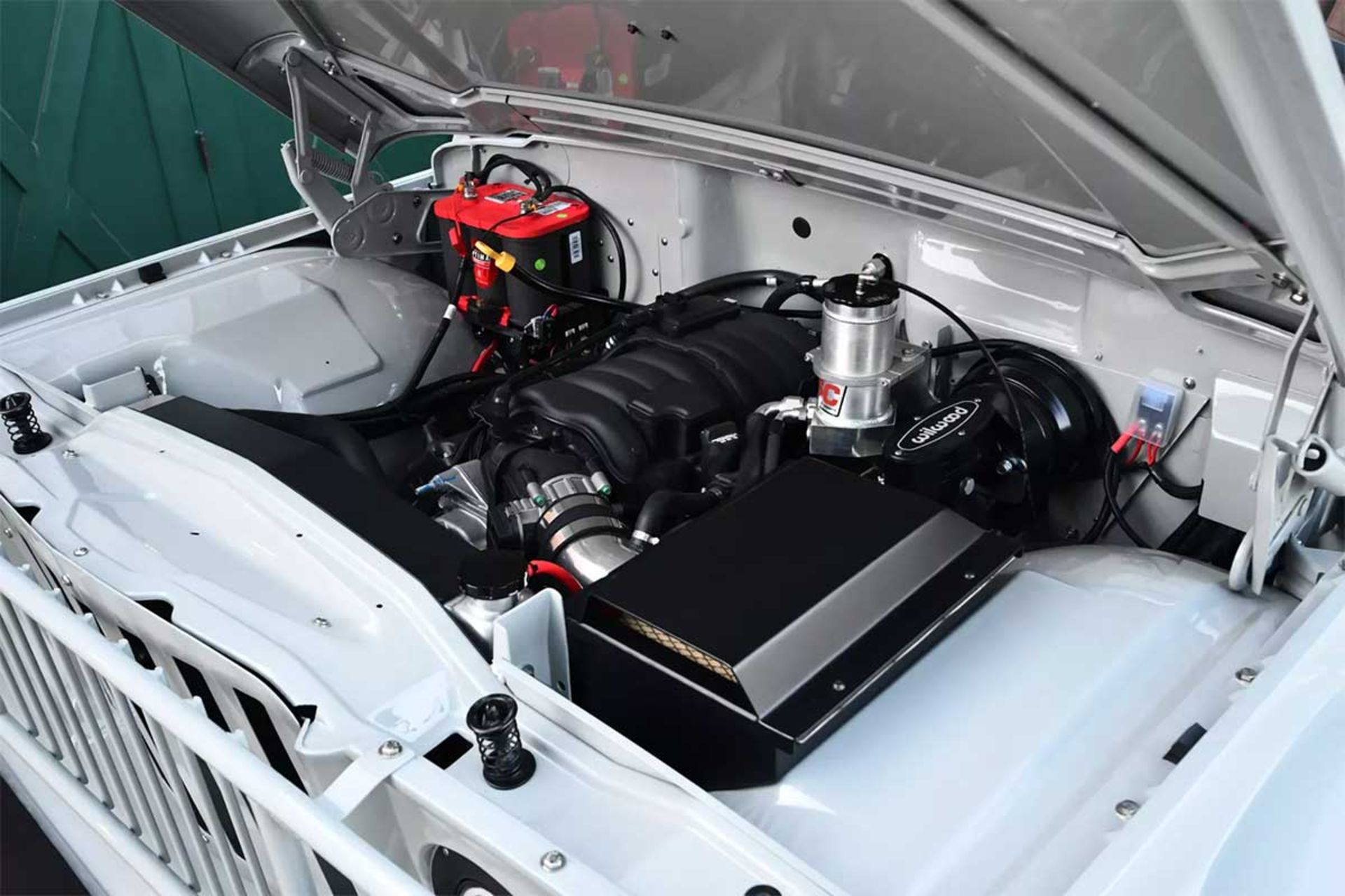 بازتولید کایزر جیپ M715 نظامی