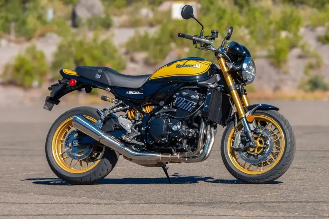 کاوازاکی z900-rs