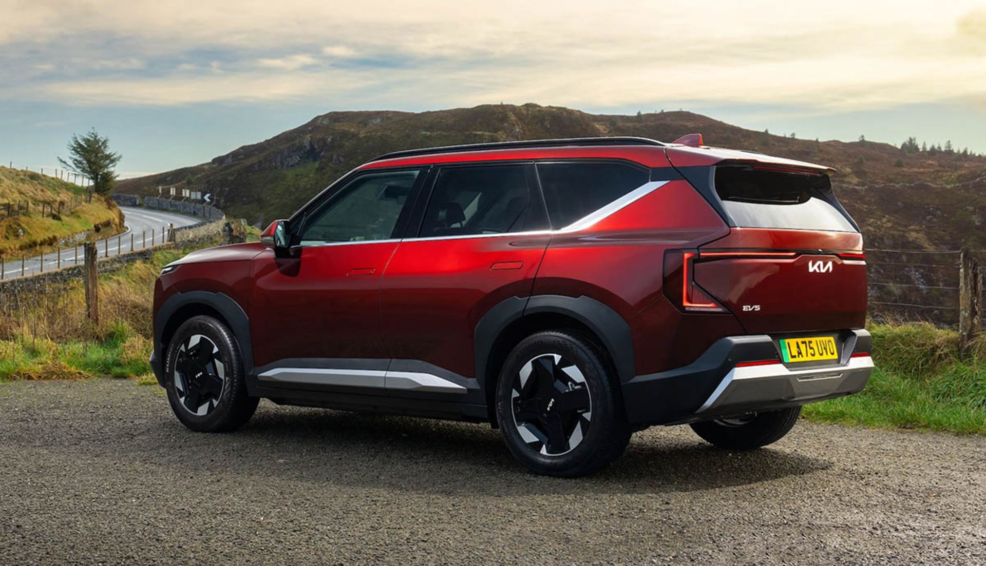 عکس کیا EV5 برقی