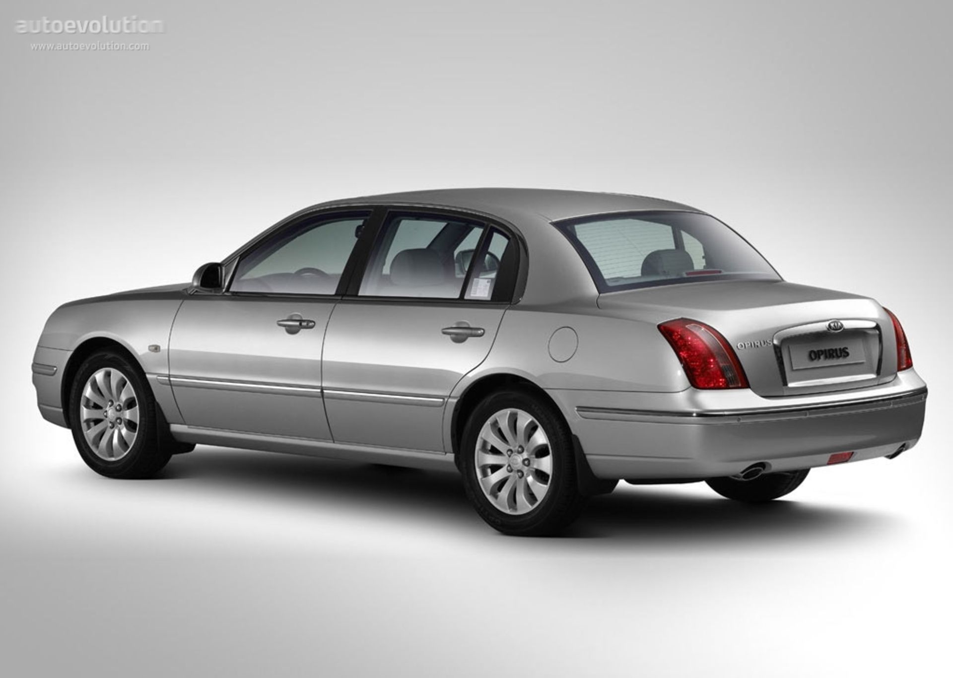 نمای عقب کیا اپیروس 2009