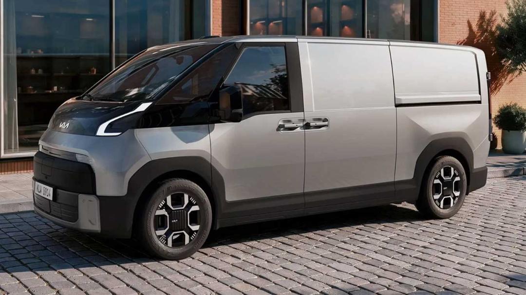 ون برقی کیا PV7 (Kia PV7) با طراحی مدرن و بدنه نقره‌ای