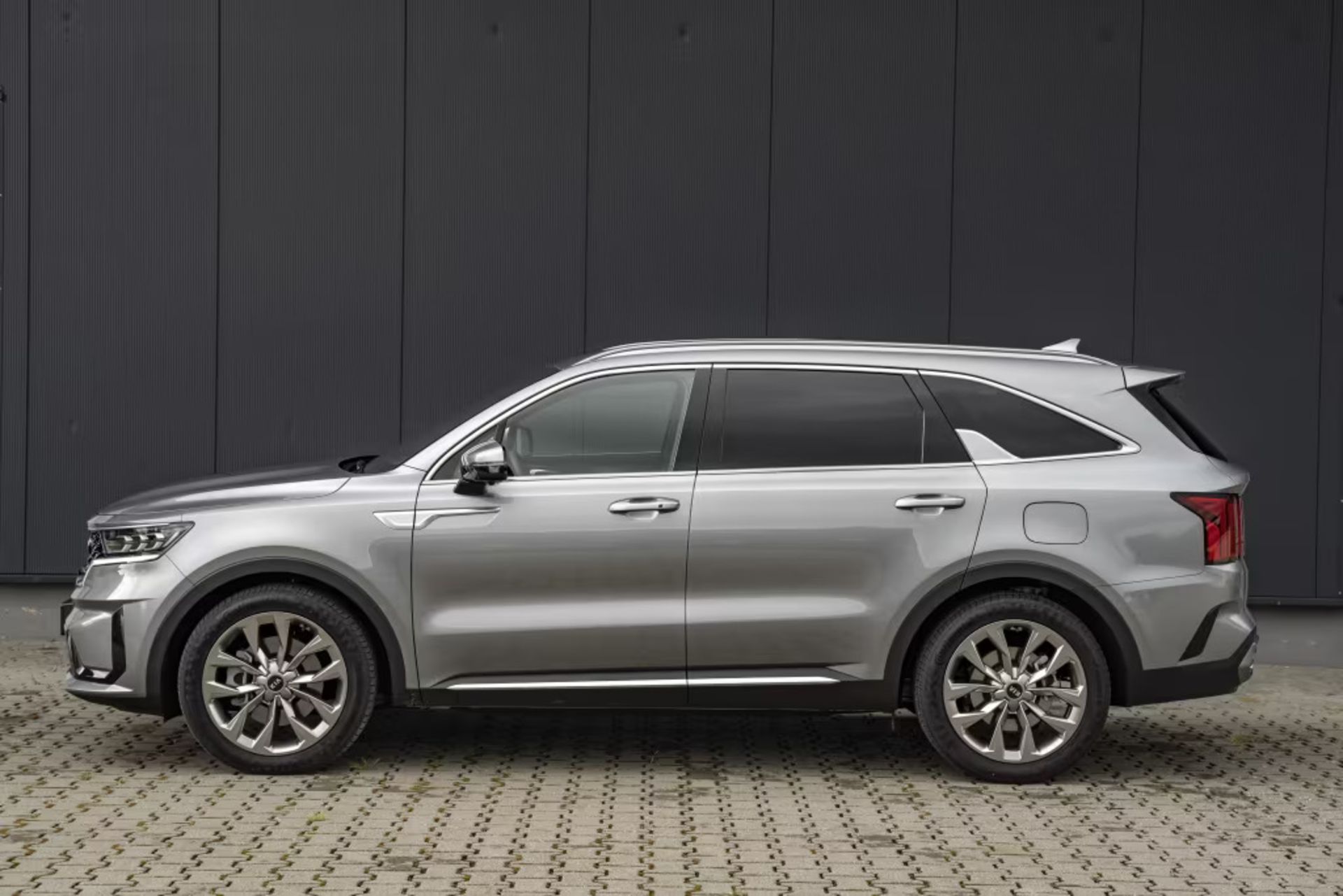 KIA sorento 2025 iran