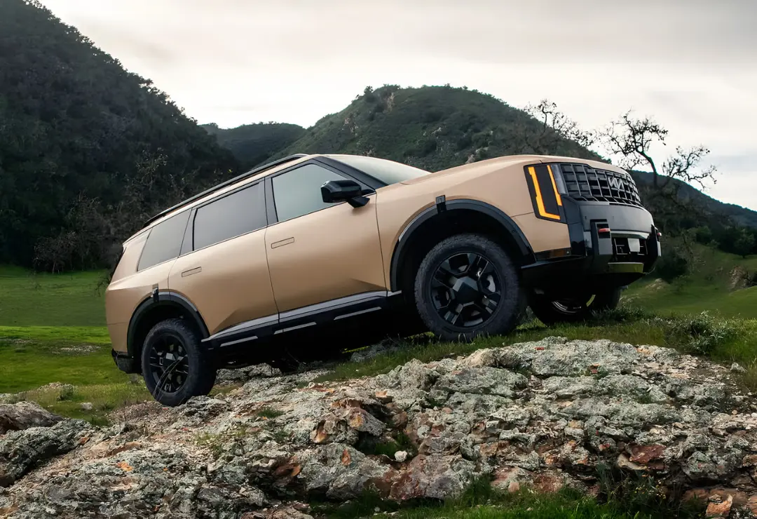 خودرو کیآ تلوراید (Kia Telluride) X Pro در مسیرهای ناهموار کوهستانی